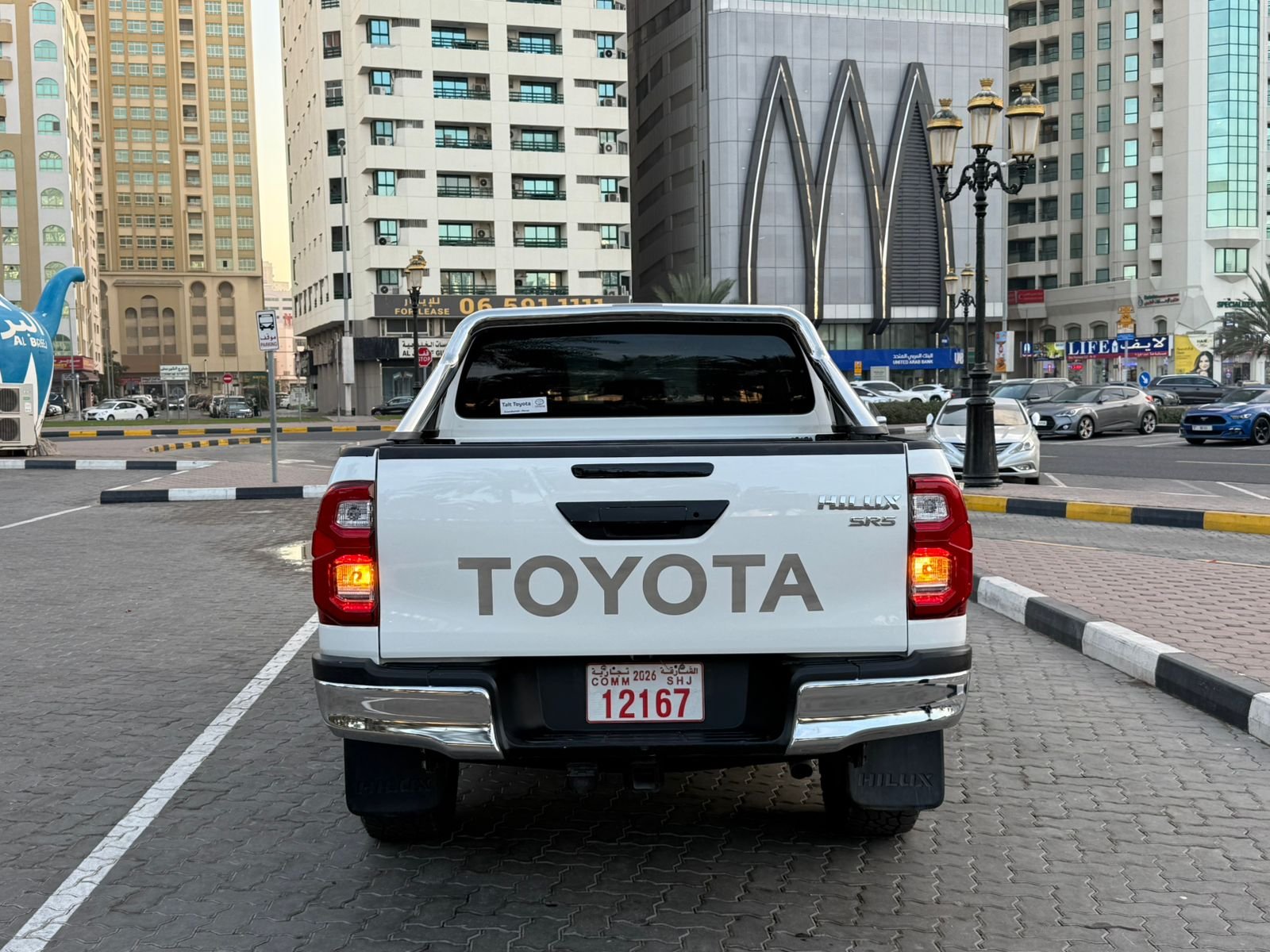 Toyota Hilux SR5 2019 White image